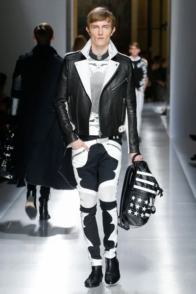 Look 13